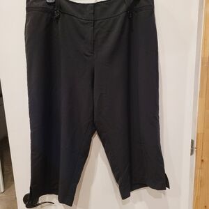 First Option Too  size 18W black ladies Capri wide leg